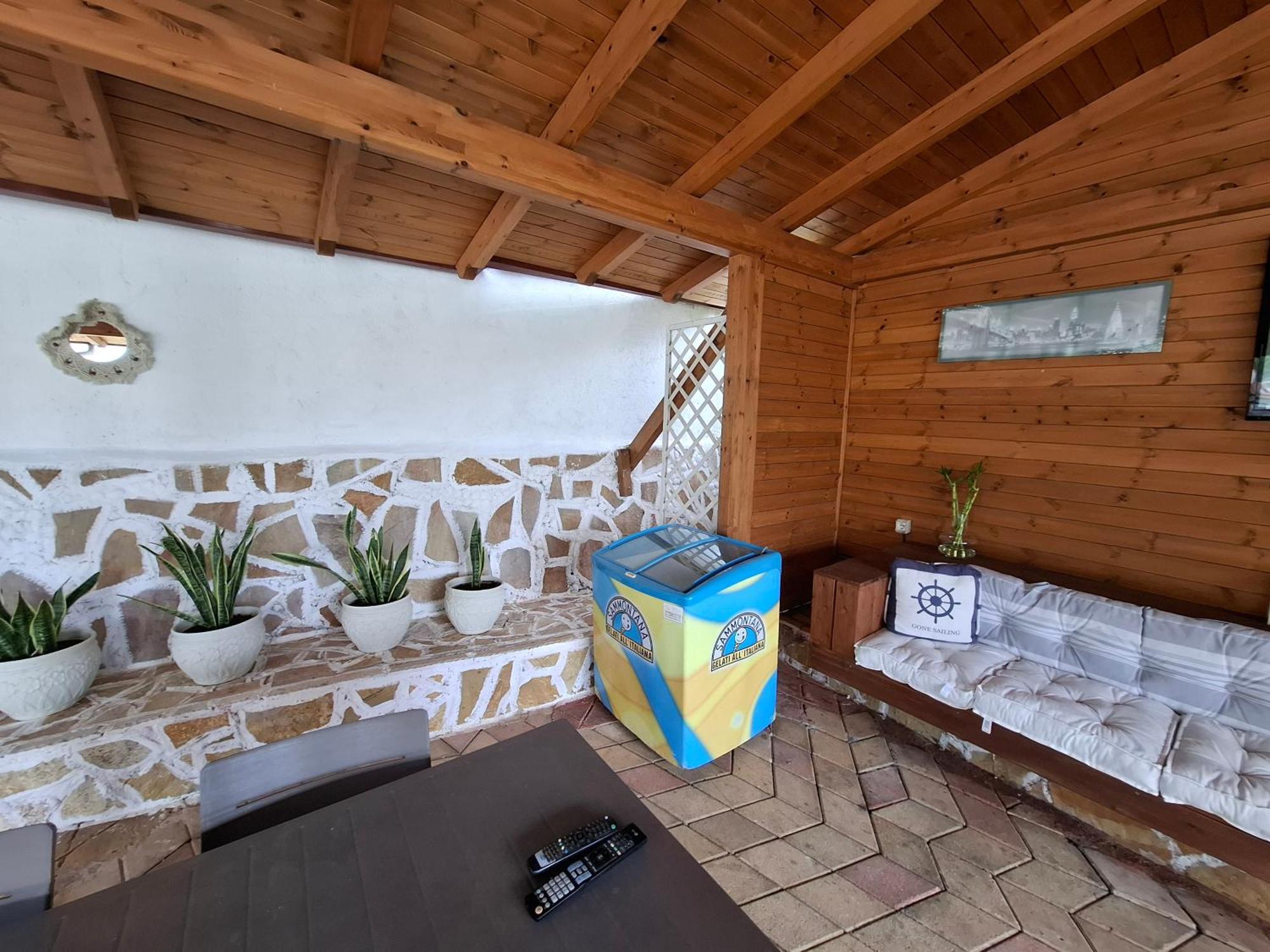 Yard Paradise Rooms Dhermi Exterior photo